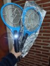 Raqueta eléctrica mata insectos